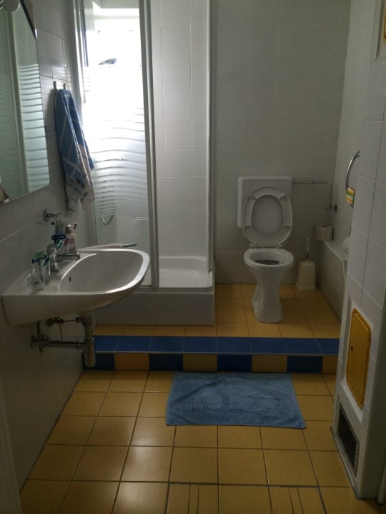 Badezimmer Privatzimmer Freiinger