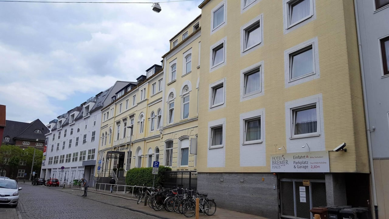 Blick von der Strasse Hotel Bremer Haus