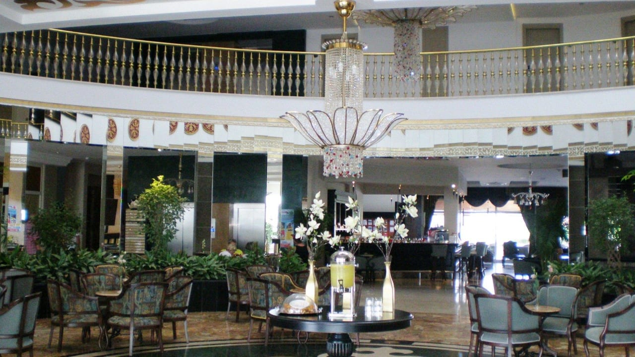 Erster Eindruck beim betreten des Hotels Side Crown Palace