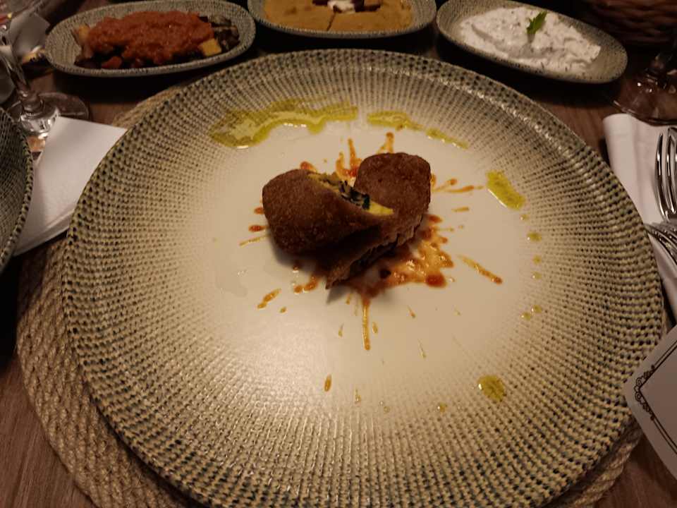 Gastro The Lumos Deluxe Resort Hotel