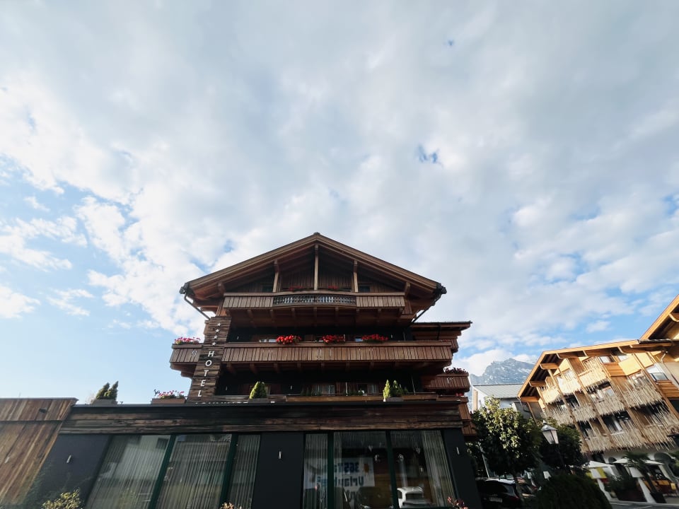 Außenansicht EdeR FriDa - Family Hotel