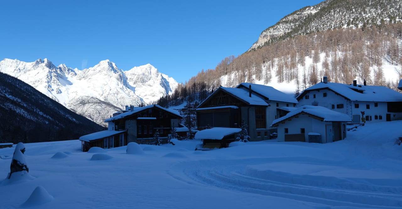Außenansicht Alpengasthof Crusch Alba S-charl
