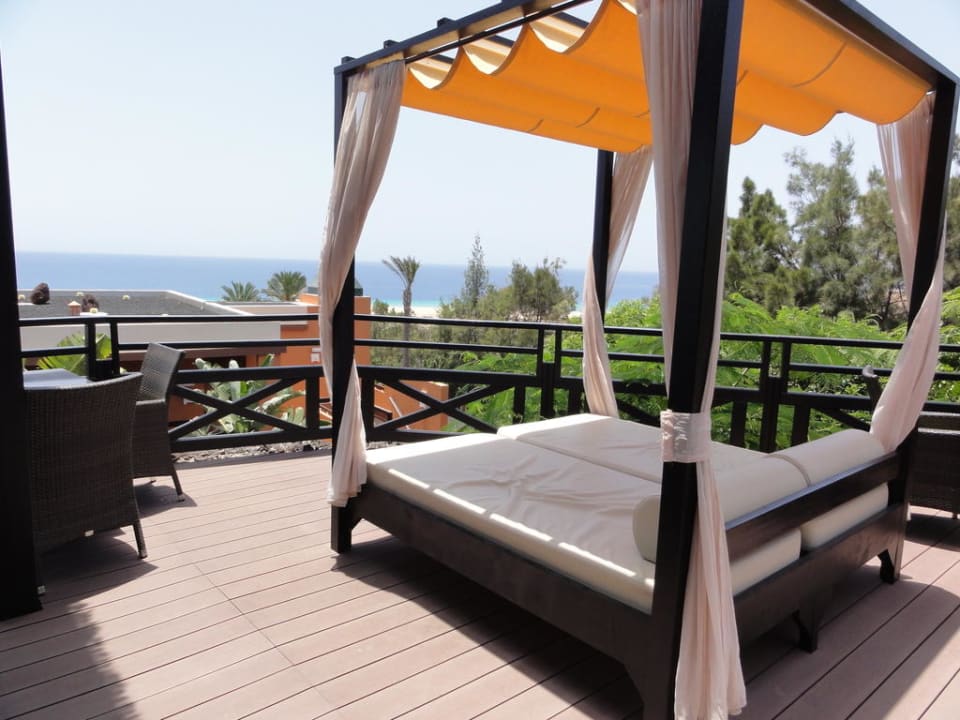 Balibett an der Poolanlage Occidental Jandía Royal Level - Adults only