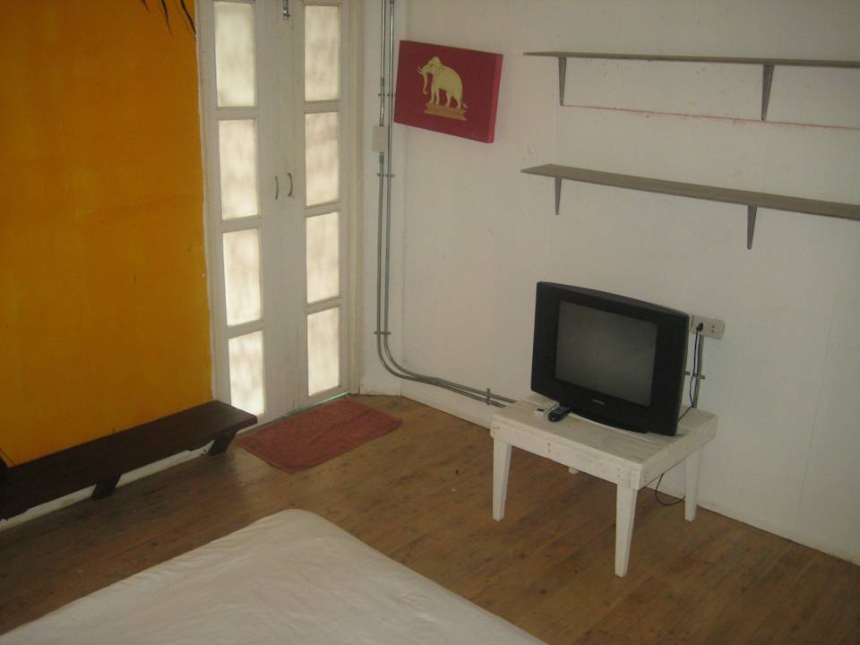 Yellow Room Gu's Bay Resort