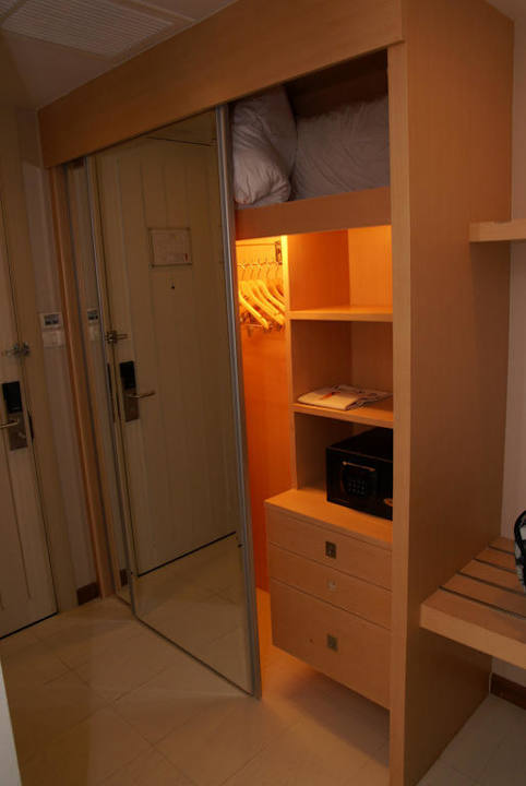 Eingangsbereich und Safe Hotel Solo Sukhumvit 2