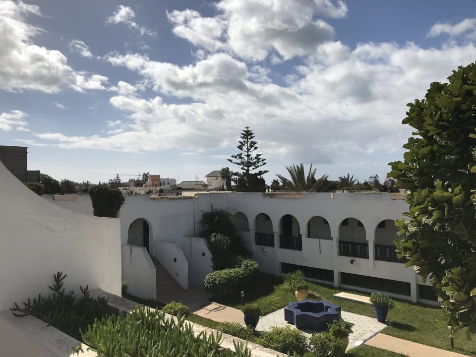 Der Ausblick in die andere Richtung  Hotel Les Omayades