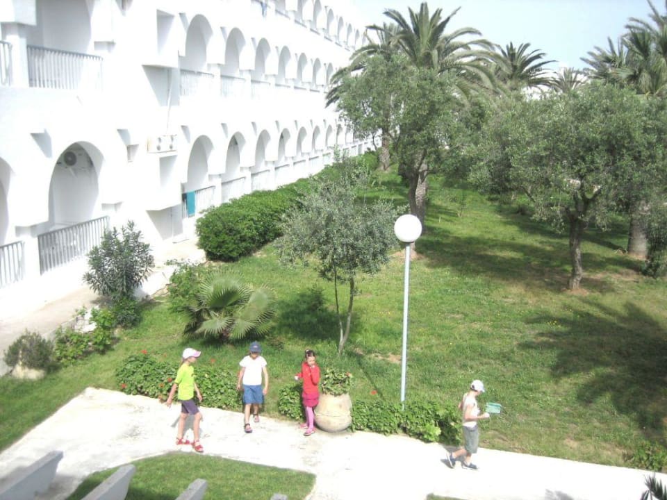 Blick auf Hotel und Garten von den Bungalows El Mehdi Beach Resort