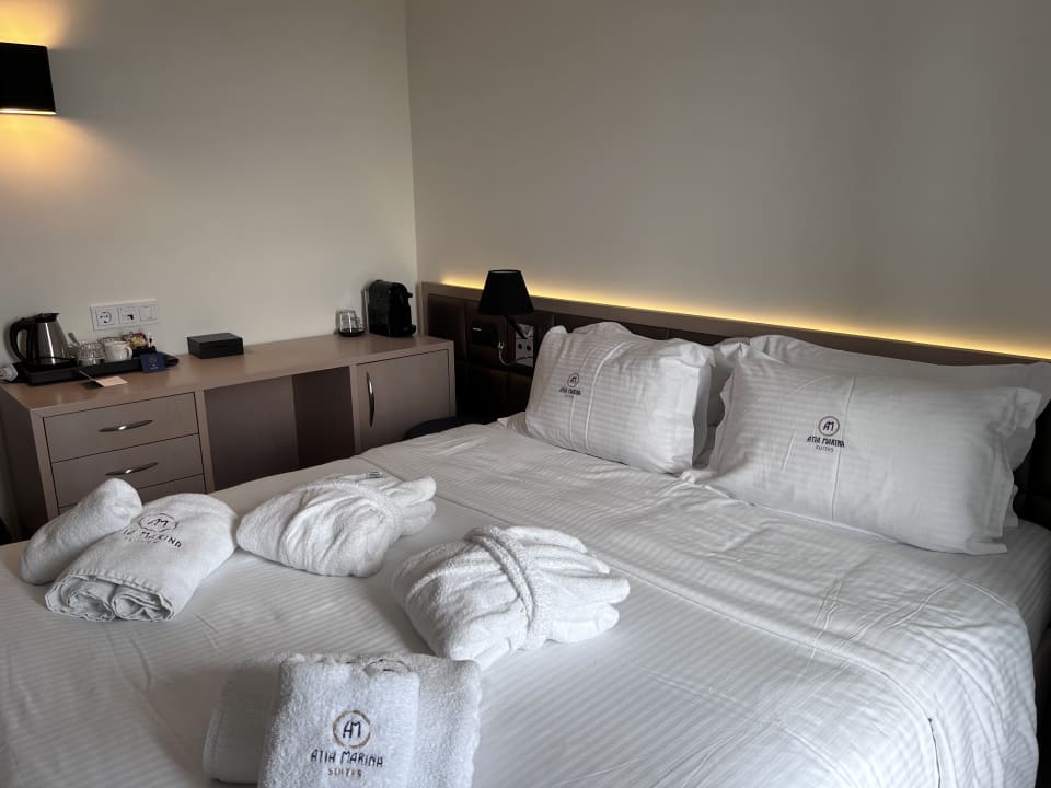 Zimmer Ayia Marina Suites