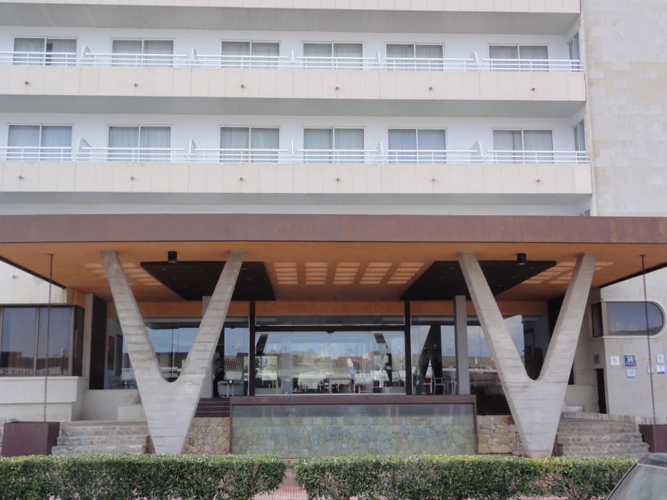Haupteingang Hotel & Spa S'Entrador Playa