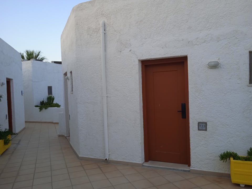 Zimmer Apollonia Beach Resort & Spa