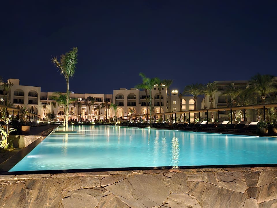 Pool Serry Beach Resort