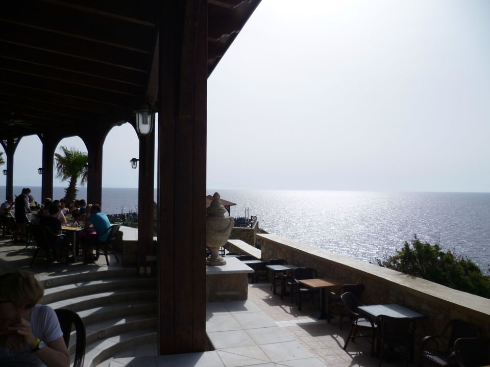 Blick beim Frühstück Hotel Kalithea Horizon Royal