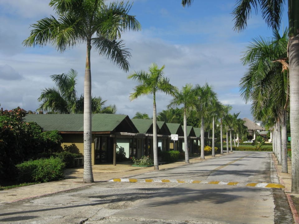 Shops vor dem Hotel Grand Sirenis Punta Cana Resort & Aquagames