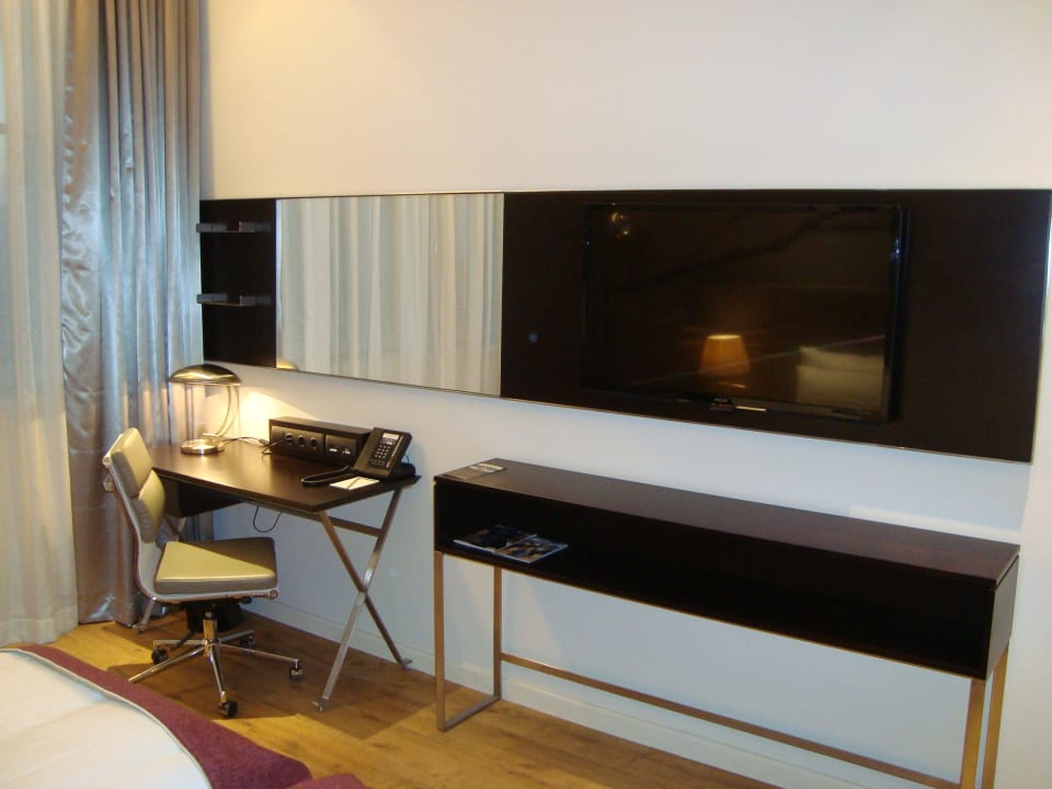 Medienwand The Posthouse Berlin – Leonardo Limited Edition