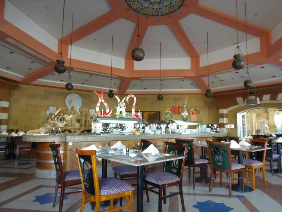 Jedna z restauracji Xperience Kiroseiz Parkland Resort