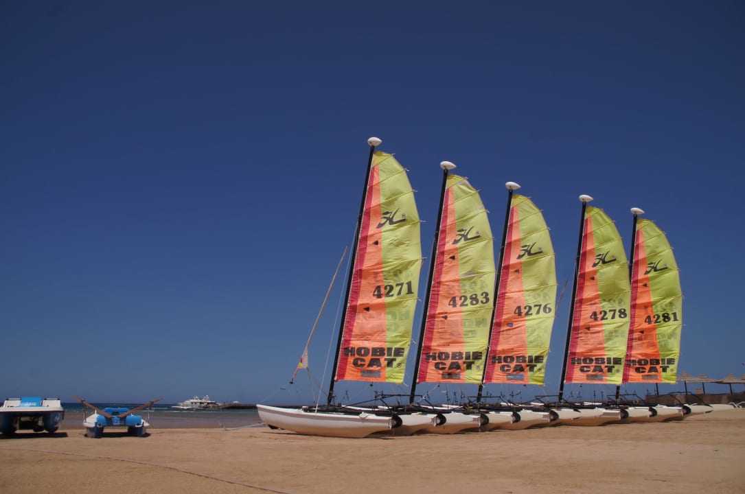 Catamaran Cleopatra Luxury Resort Makadi Bay