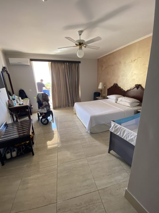 Zimmer Sandy Beach Resort