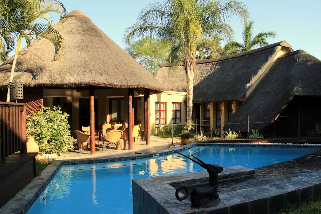 Pool La Lechere Guest House