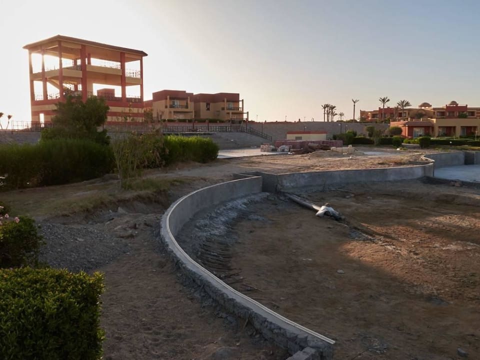 Baustelle Rutschenanlage Malikia Resort Abu Dabbab