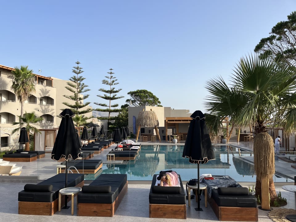 Pool Eliros Mare