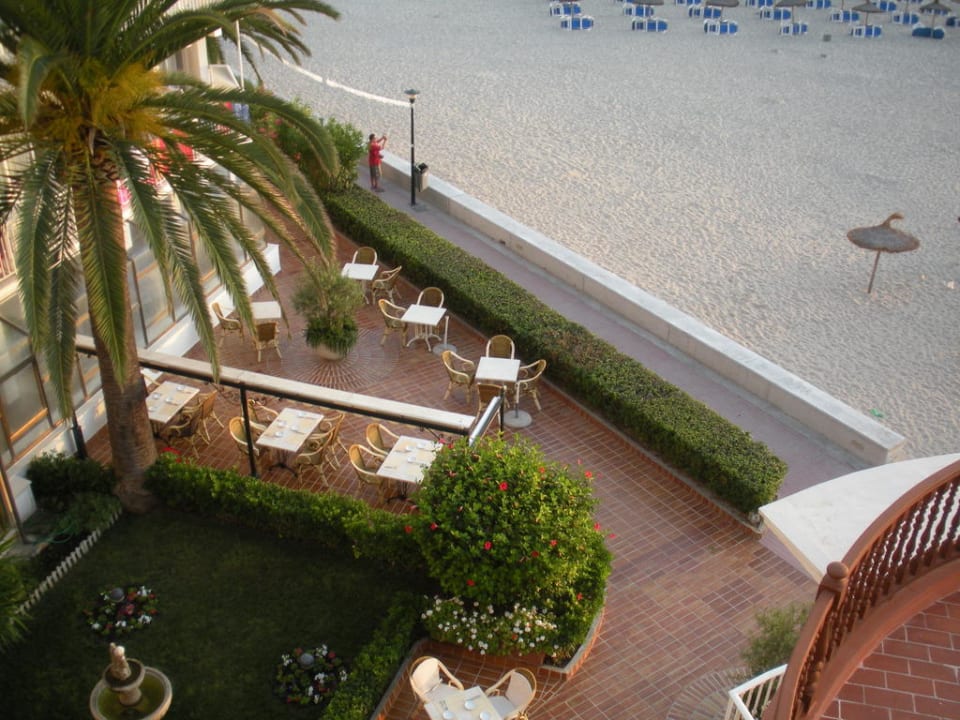 Terrasse vom Balkon aus Hotel Club S'Illot