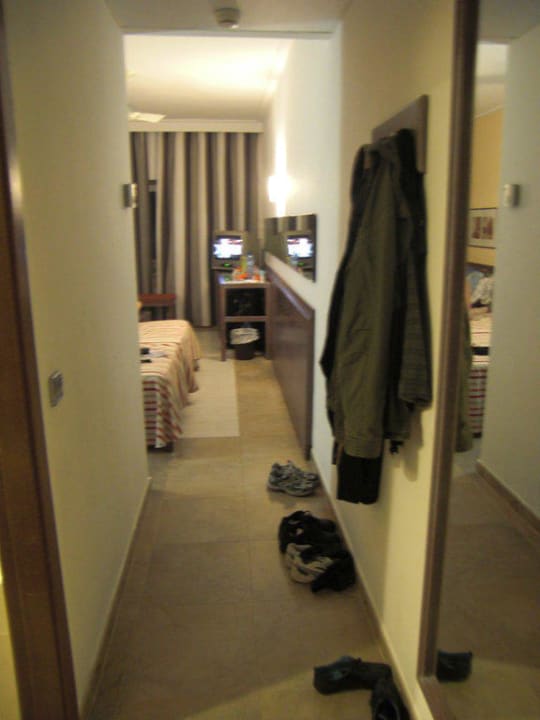 Zimmer - Eingangsbereich Hotel Beach Club Font de Sa Cala