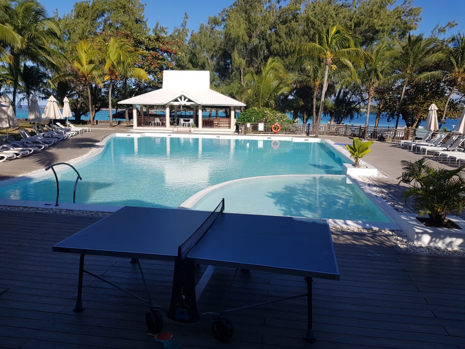 Pool Le Peninsula Bay Beach Resort & Spa