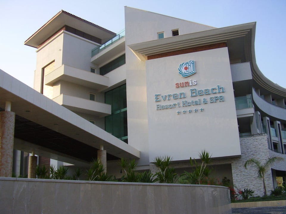 Hoteleingang Sunis Evren Beach Resort Hotel & Spa