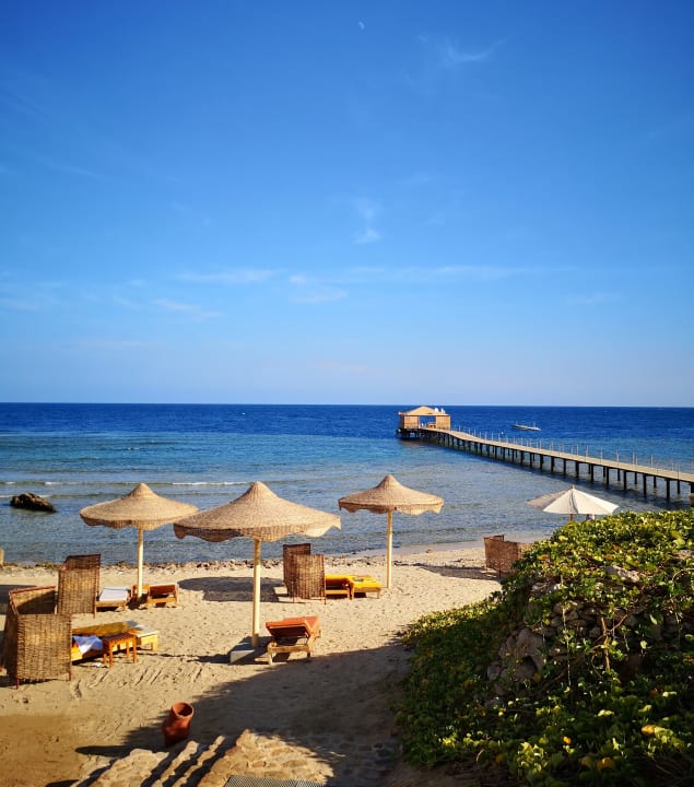 Strand Rohanou Beach Resort