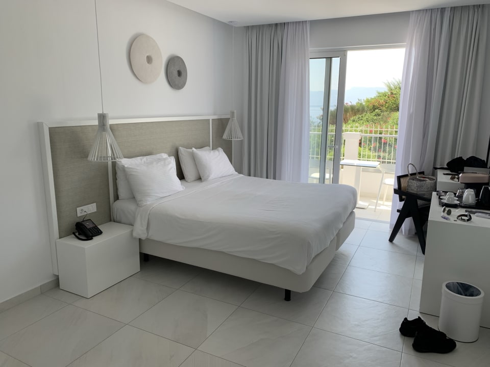 Zimmer Dimitra Beach Hotel & Suites