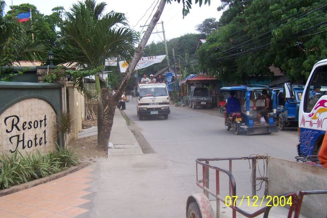 Aussenansicht Strasse Hotel Paradise Garden Resort