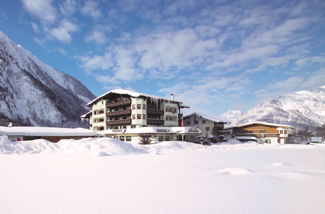 Außenansicht Hotel Mauracherhof