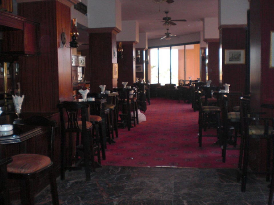 Tic Tac Pub Beach Albatros Resort