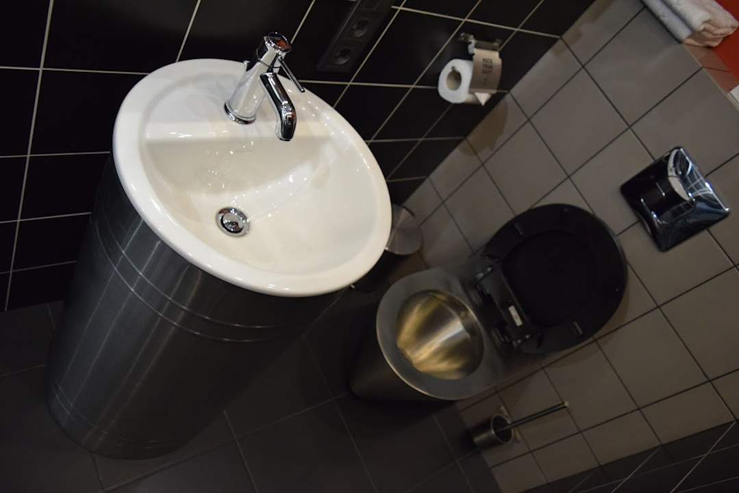 Zimmer Design-hotel Rooms and Rumors