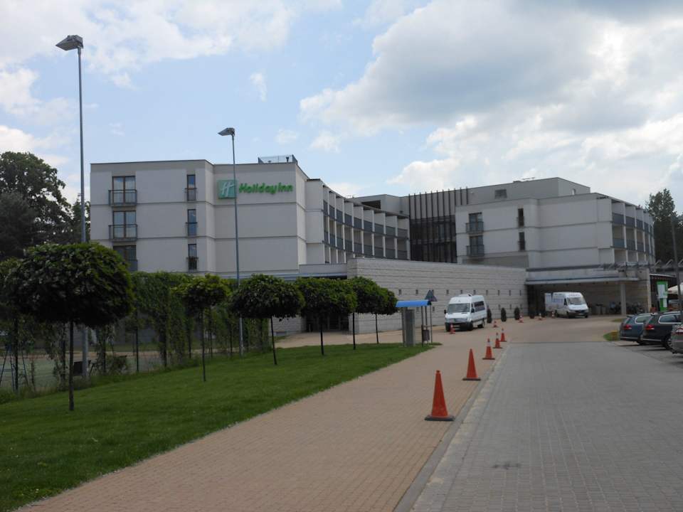 Aussenansicht Holiday Inn Warszawa Józefów