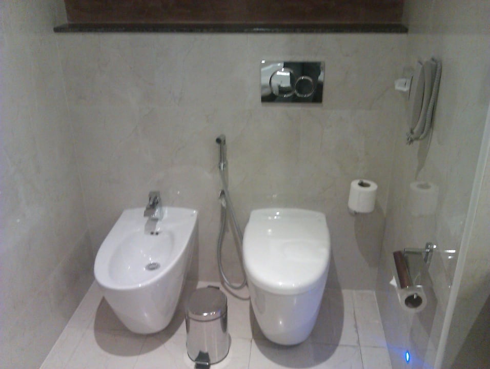 Toilette und Bidet DoubleTree by Hilton Resort & Spa Marjan Island