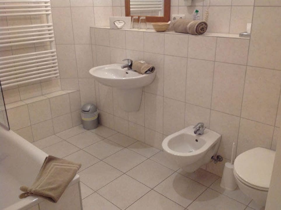 Bad Hotel Ampervilla