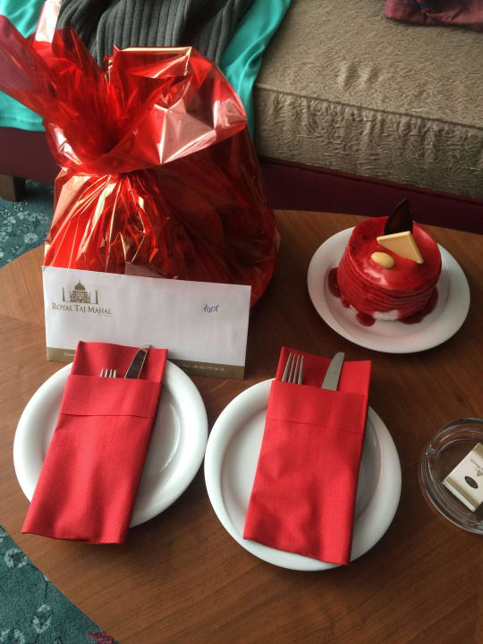 Geburtstagsgruß vom Hotel aufs Zimmer Royal Taj Mahal Hotel