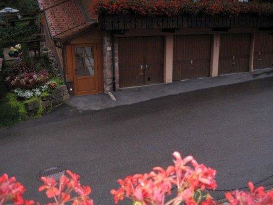 Nebengebäude mit Garagen Wellnesshotel Forsthaus Auerhahn
