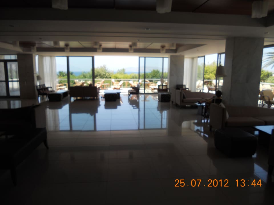 Lobby Caravia Beach Hotel