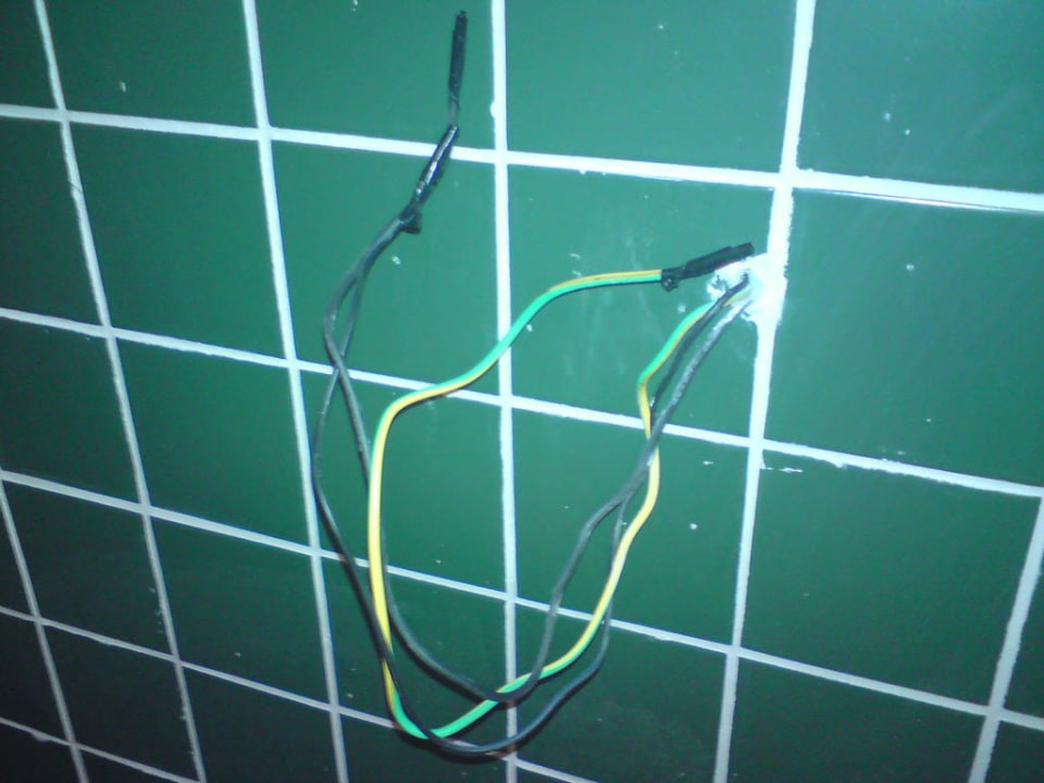 Stromkabel unter Strom auf Toilette  Clover Magic Park Beach Alanya