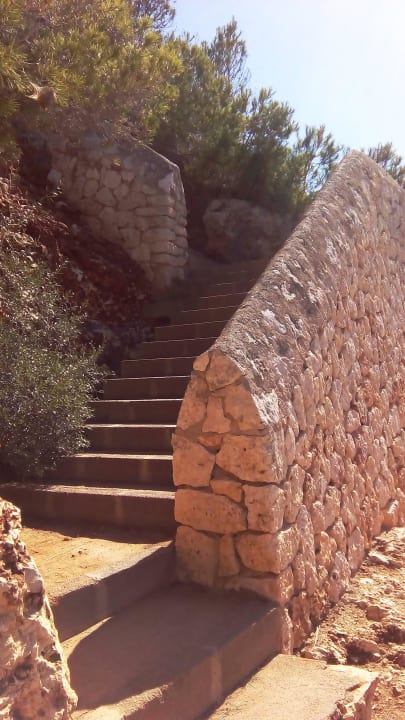 Treppe hinauf zur Anlage blau punta reina