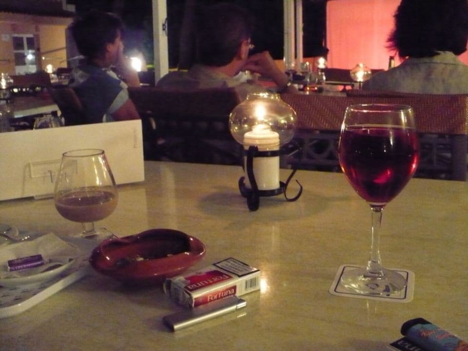 Poolbar am Abend Prinsotel La Pineda