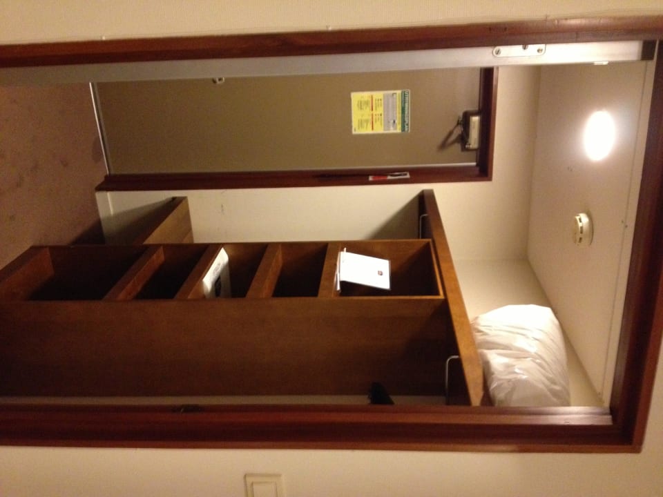 Vorraum mit Garderobe Best Western Hotel Plaza