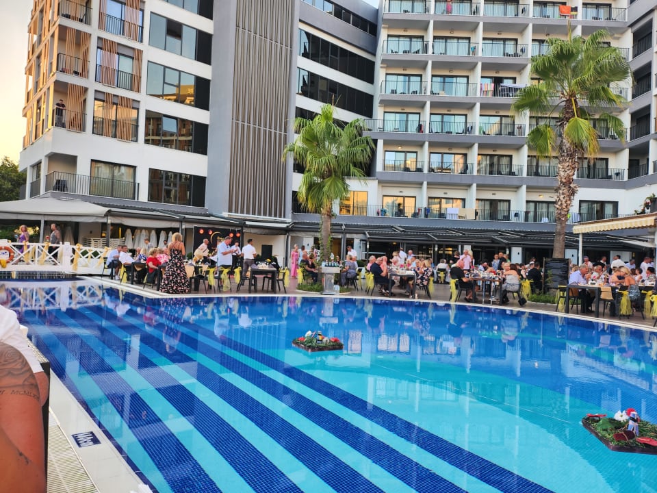 Pool The Raga Side - Â La Carte Dining +16