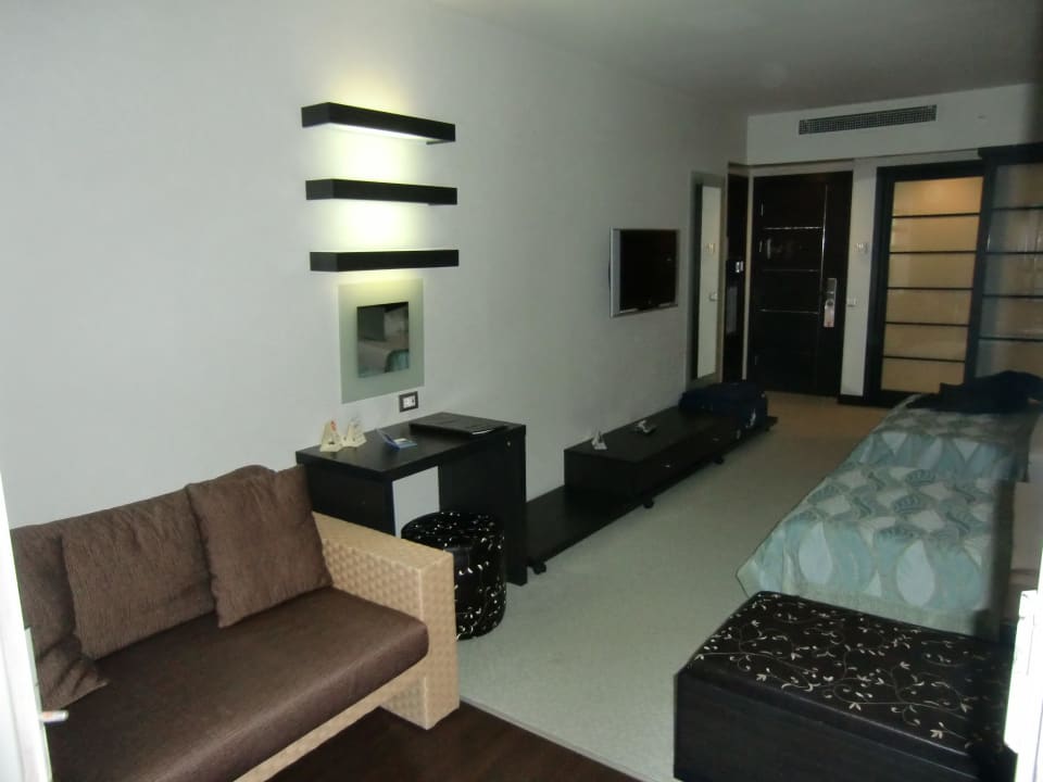 Zimmer 1504 / Blickrichtung Eingangstür Limak Lara Deluxe Hotel & Resort