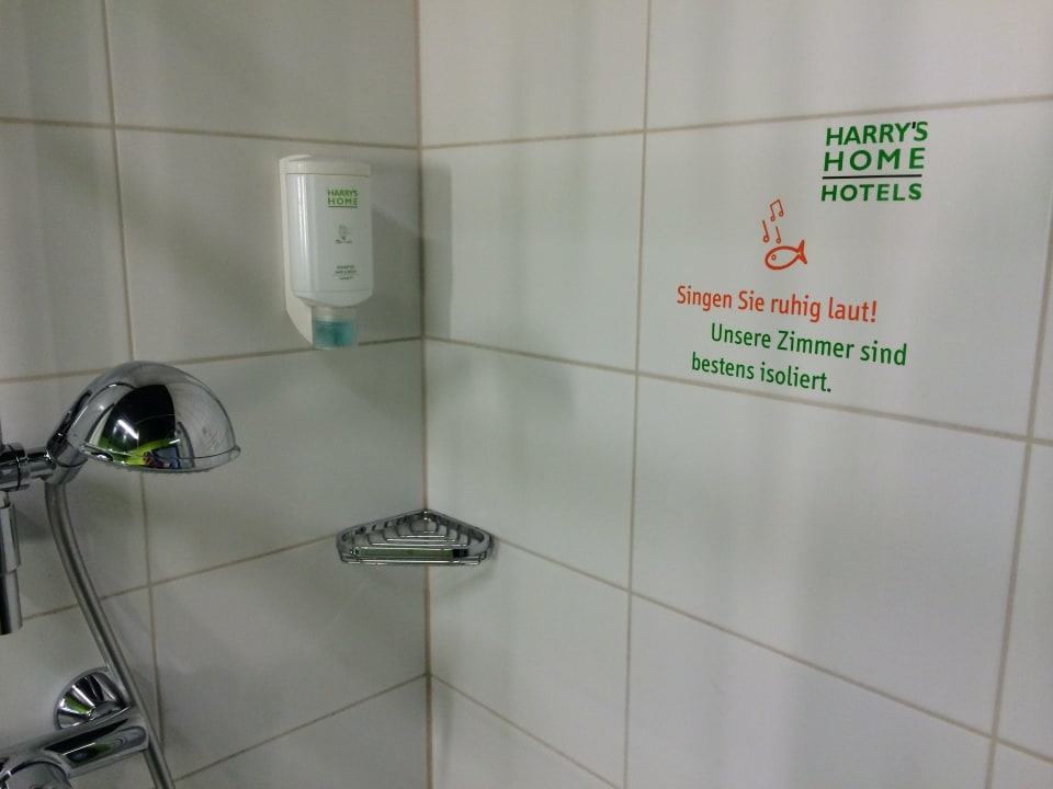 Dusche Hotel Harry's Home Linz