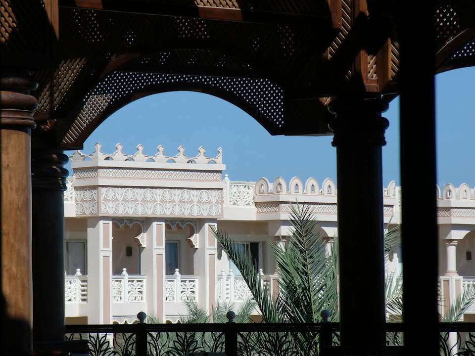 Von der Terrasse Blick auf Hotelgebäude Pickalbatros Palace Resort