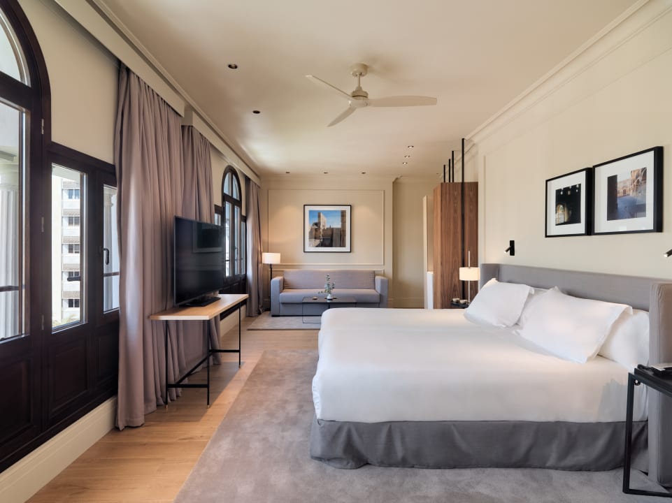 Zimmer H10 Palacio Colomera