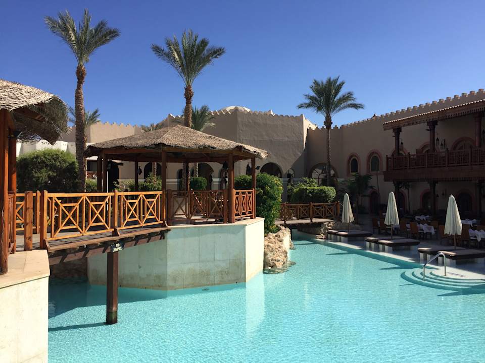 Pool mit Blick auf dass Buffet  Ghazala Gardens